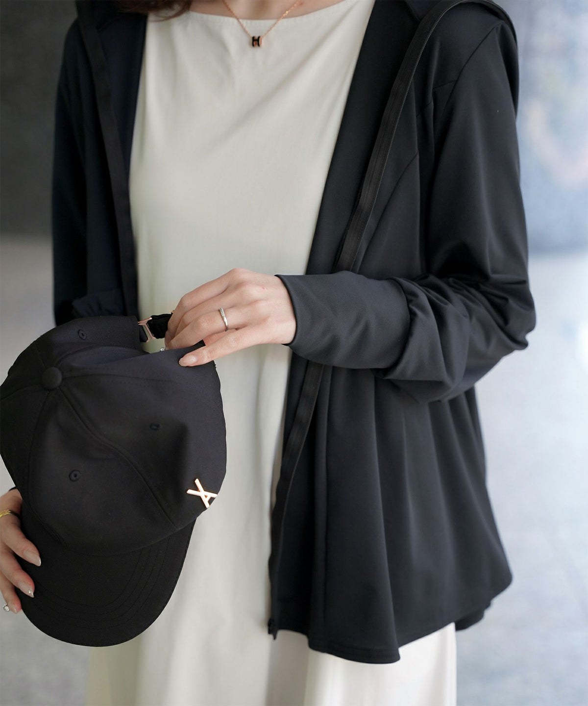 レディース春夏吸水速乾薄手オフィスレジャーパーカーピンク/ネイビー/ホワイト/ブラック/M/ハイネック/ペプラム/指穴/長袖