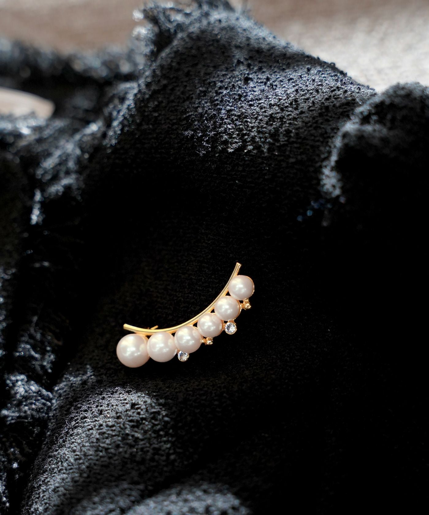 カーブ ライン パール ブローチ Curb Line Pearl Brooch （Liala） 全1