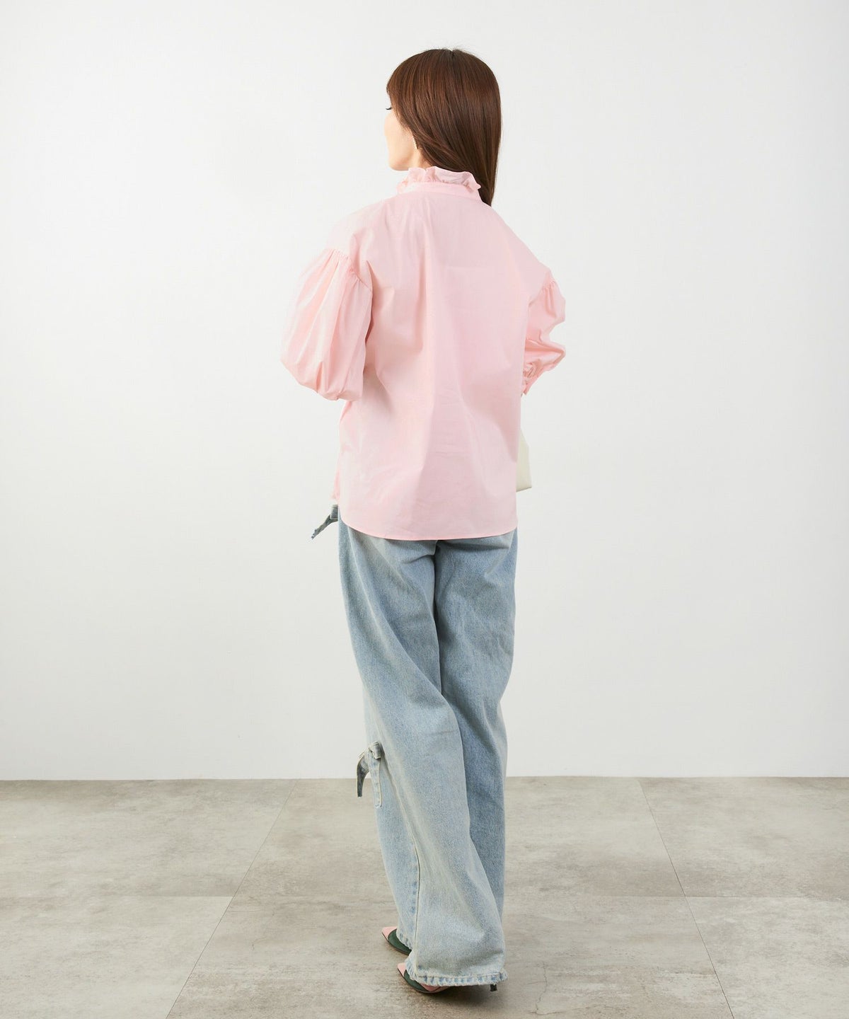 手洗い可体型カバーパフスリーブオフィスおしゃれフェミニン上品大人可愛いきれいめ春ジョイントスペース