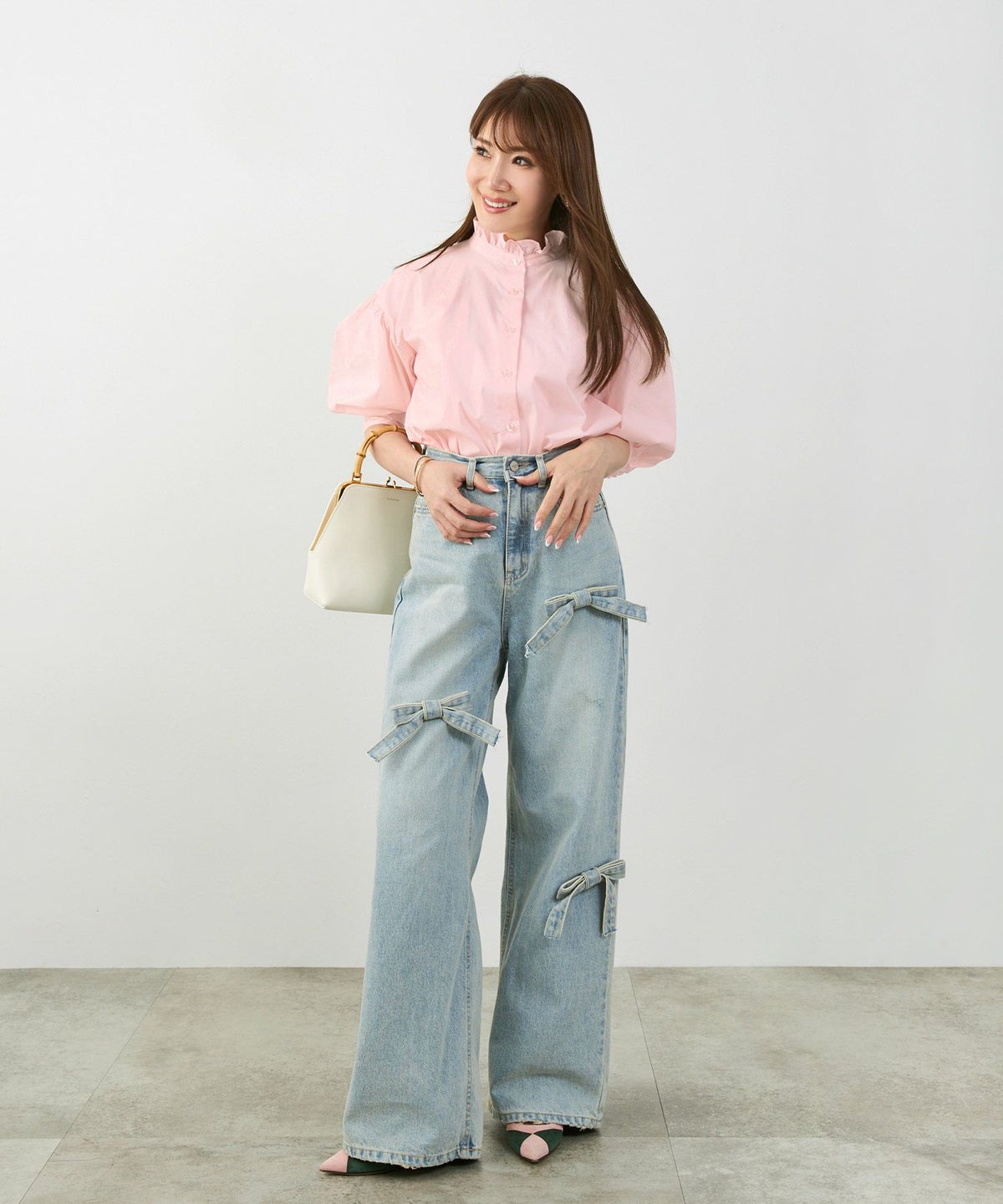 手洗い可体型カバーパフスリーブオフィスおしゃれフェミニン上品大人可愛いきれいめ春ジョイントスペース