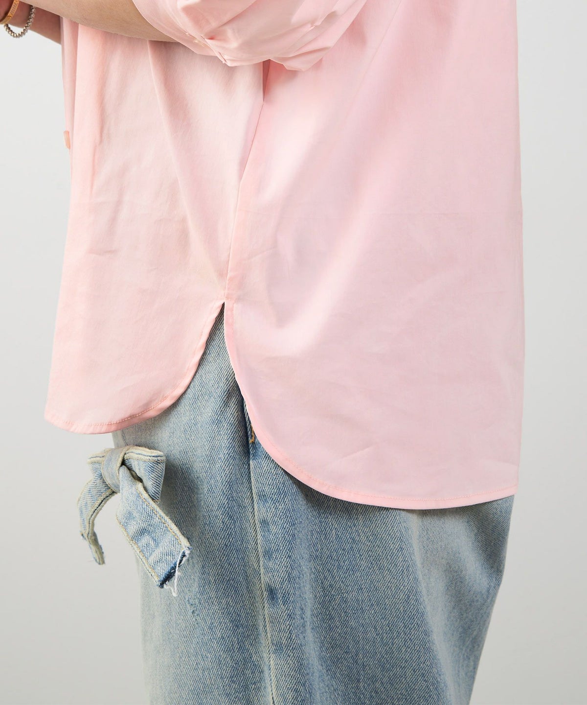 手洗い可体型カバーパフスリーブオフィスおしゃれフェミニン上品大人可愛いきれいめ春ジョイントスペース