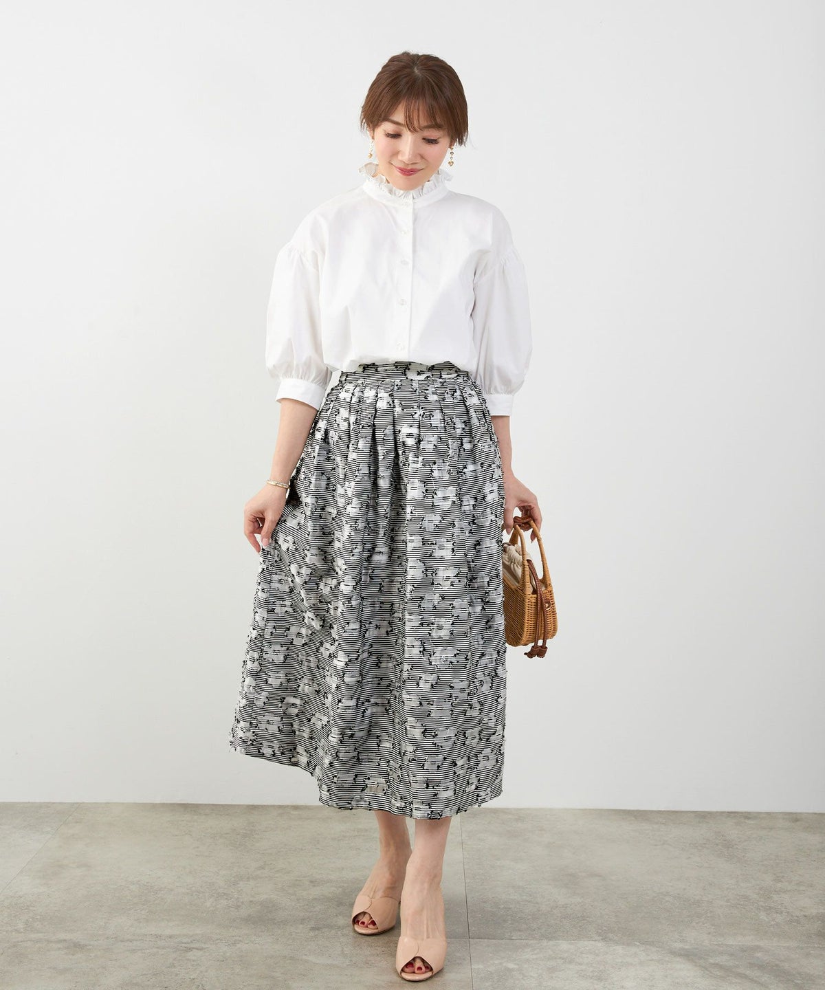 手洗い可体型カバーパフスリーブオフィスおしゃれフェミニン上品大人可愛いきれいめ春ジョイントスペース