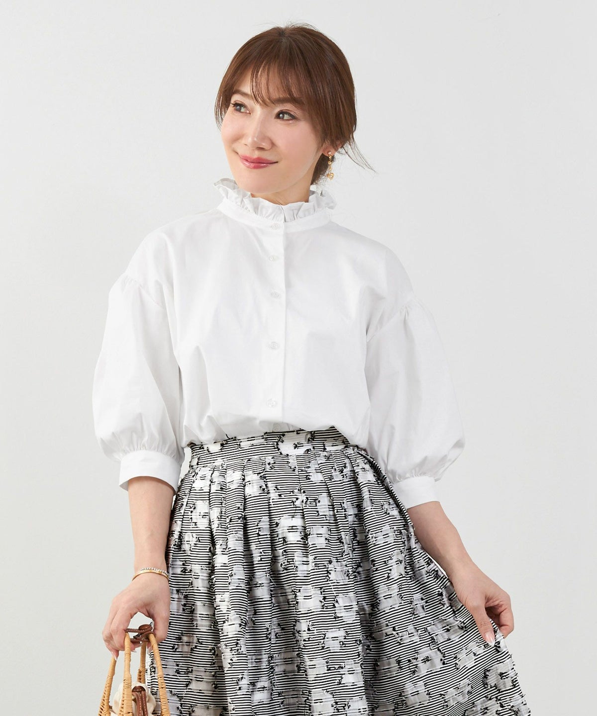 手洗い可体型カバーパフスリーブオフィスおしゃれフェミニン上品大人可愛いきれいめ春ジョイントスペース