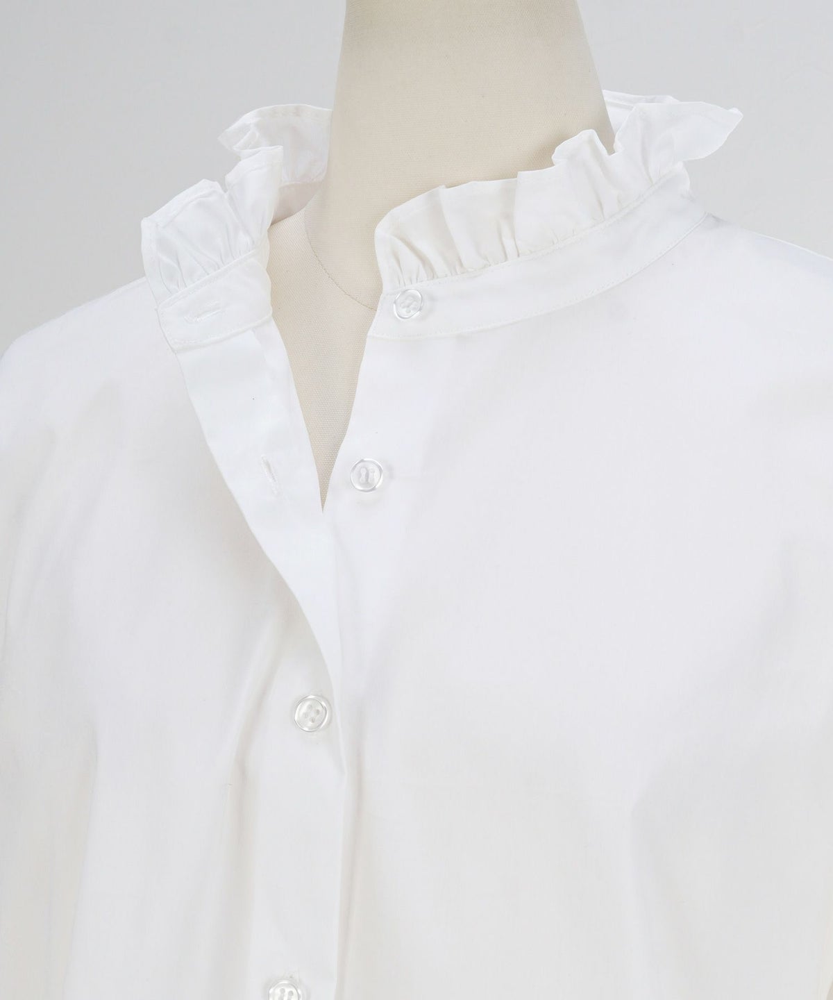 手洗い可体型カバーパフスリーブオフィスおしゃれフェミニン上品大人可愛いきれいめ春ジョイントスペース