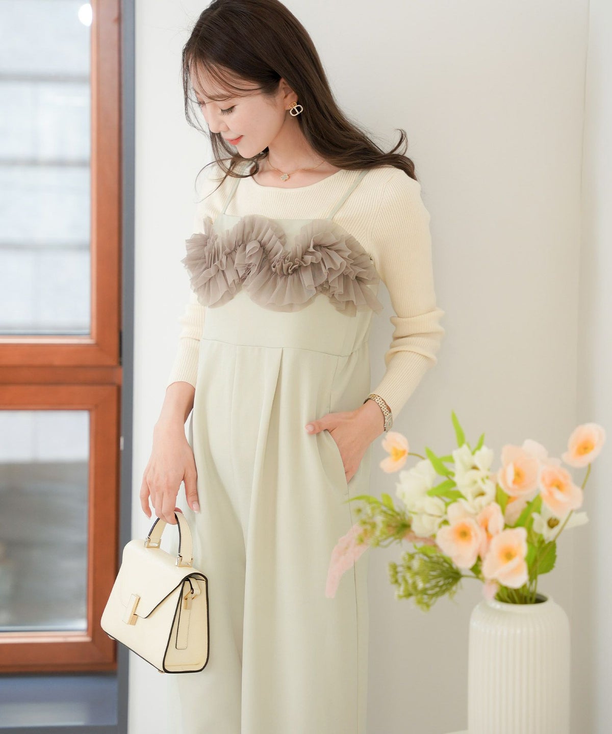 レディース/セレクト/サロペ/オールインワン/サロペット/オーバーオール/フリル/チュール/ロング丈/フレアパンツ/ワイドパンツ/ポケット/ゴム/ゆったり/ゆとり/楽ちん/アイボリー/ベージュ/グレージュ/ライトグレージュ/カジュアル/上品/大人/シーズンレス/オールシーズン