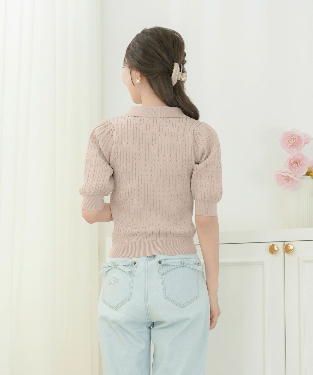 レディース/ニット/トップス/ポロニット/ポロシャツ/襟/配色/バイカラー/刺繍/半袖/パフスリーブ/アイボリー/ピンクベージュ/ブルーグレー/ブラック/春/夏/上品/エレガント/フェミニン/可愛い/大人