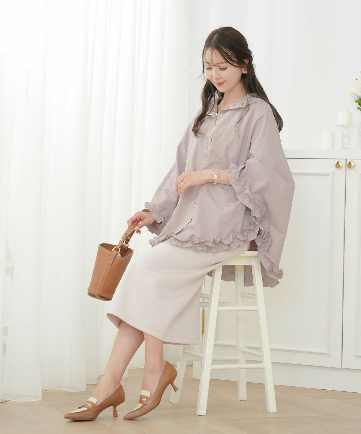 レディース/コート/ライトアウター/撥水/防風/透湿/軽量/コンパクト/畳む/おしゃれ/ポンチョ/レインコート/フリル/ポケット/フード/抱っこ/ベビー/ピンク/ブルーグレー/ネイビー/雨/台風/カッパ