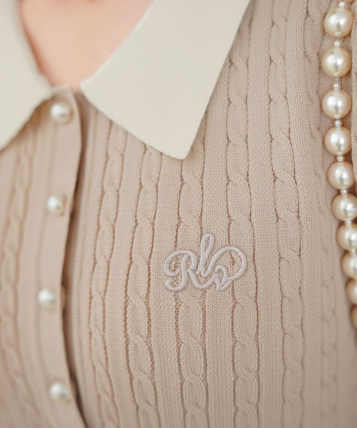 レディース/ワンピース/ニット/ケーブル/襟/ポロニット/半袖/パール/バイカラー/刺繍/ポロシャツ/ポロ襟/5分袖/膝下丈/春/夏/お出かけ/綺麗め/上品/カジュアル/エレガント/フェミニン/20代/30代/アフタヌーンティー