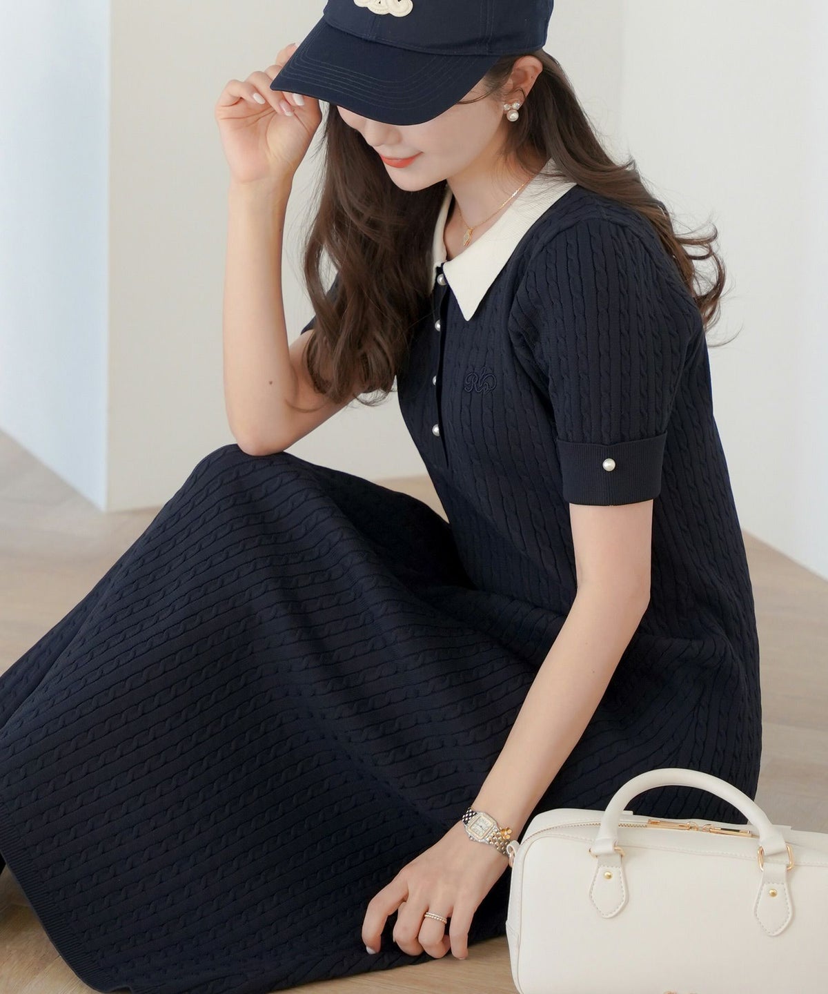 レディース/ワンピース/ニット/ケーブル/襟/ポロニット/半袖/パール/バイカラー/刺繍/ポロシャツ/ポロ襟/5分袖/膝下丈/春/夏/お出かけ/綺麗め/上品/カジュアル/エレガント/フェミニン/20代/30代/アフタヌーンティー