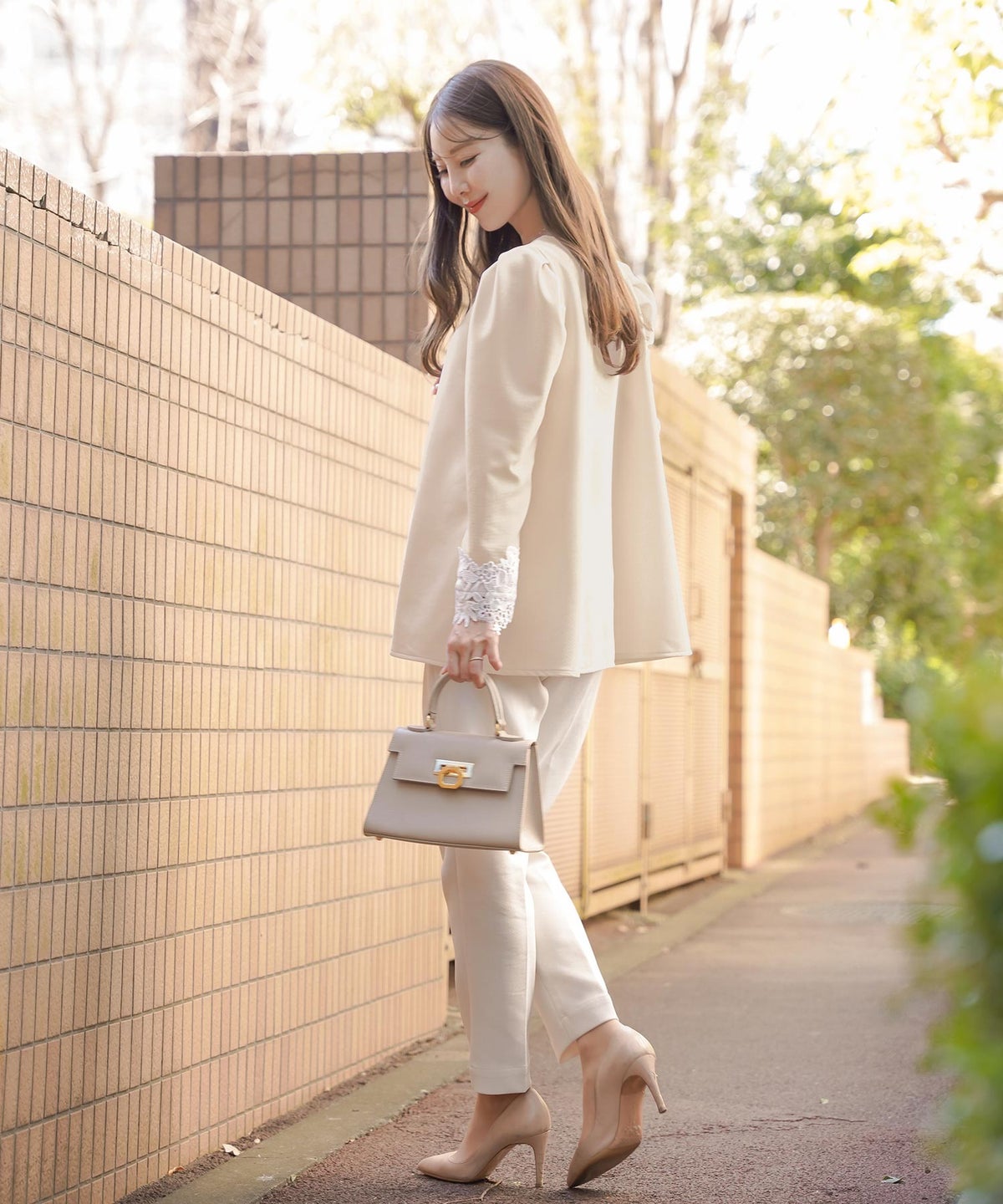 レディース/トップス/カットソー/シンプル/無地/カジュアル/伸縮/リブ/春/夏/秋/インナー/オフィスカジュアル/通勤/カジュアル/エレガント/フェミニン/パワショル/長袖/8分袖/レース/綺麗め/オケージョン/授業参観/袖レース/フロントファスナー/前あき/授乳/ママ/フレア