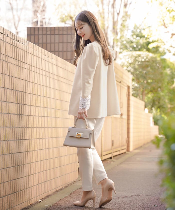 レディース トップス カットソー シンプル 無地 カジュアル 伸縮 リブ 春 秋 インナー オフィスカジュアル 通勤 カジュアル 上品 エレガント フェミニン パワショル 長袖 8分袖 レース 綺麗め オケージョン 授業参観 袖レース フロントファスナー 前あき 授乳 ママ フレア 