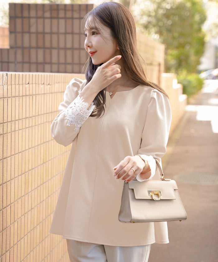 レディース/トップス/カットソー/シンプル/無地/カジュアル/伸縮/リブ/春/夏/秋/インナー/オフィスカジュアル/通勤/カジュアル/エレガント/フェミニン/パワショル/長袖/8分袖/レース/綺麗め/オケージョン/授業参観/袖レース/フロントファスナー/前あき/授乳/ママ/フレア