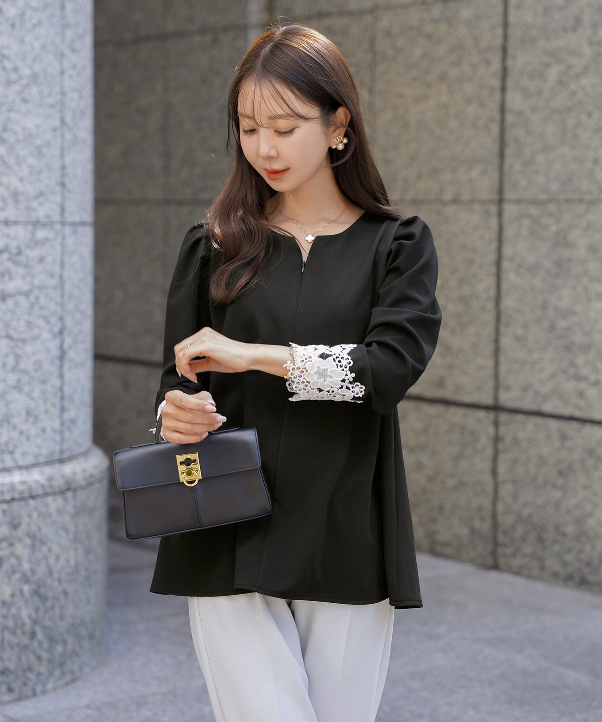 レディース トップス カットソー シンプル 無地 カジュアル 伸縮 リブ 春 秋 インナー オフィスカジュアル 通勤 カジュアル 上品 エレガント フェミニン パワショル 長袖 8分袖 レース 綺麗め オケージョン 授業参観 袖レース フロントファスナー 前あき 授乳 ママ フレア 