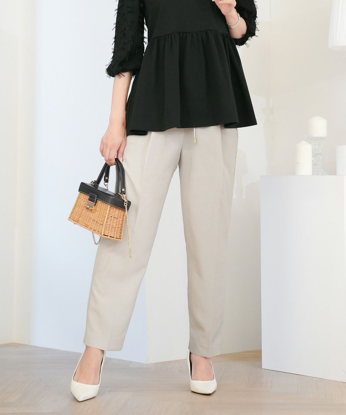 レディース/セレクト/パンツ/ボトムス/テーパードパンツ/スティックパンツ/ドロスト/ドローストリング/絞る/ポケット/細身/センタープレス/オールシーズン/春/夏/ライトグレー/サックス/ネイビー/オフィスカジュアル/きれいめ/上品/シンプル