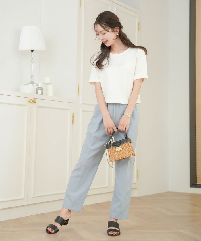 レディース/セレクト/パンツ/ボトムス/テーパードパンツ/スティックパンツ/ドロスト/ドローストリング/絞る/ポケット/細身/センタープレス/オールシーズン/春/夏/ライトグレー/サックス/ネイビー/オフィスカジュアル/きれいめ/上品/シンプル