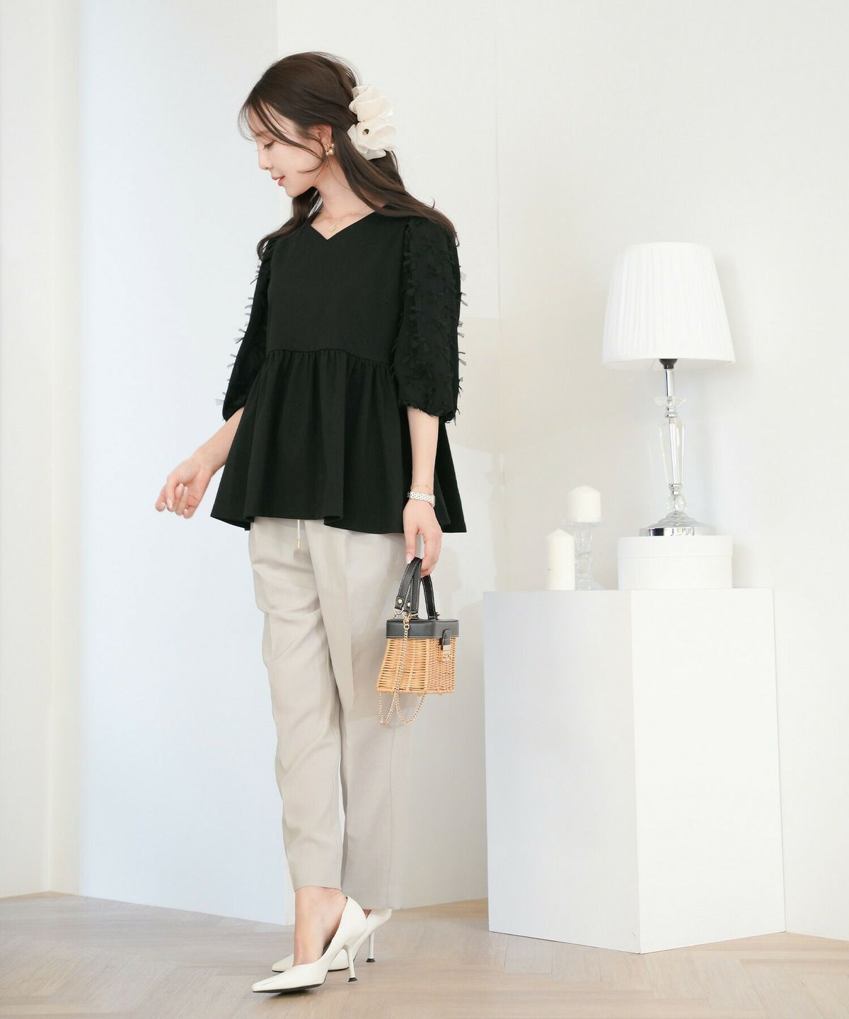 レディース/セレクト/パンツ/ボトムス/テーパードパンツ/スティックパンツ/ドロスト/ドローストリング/絞る/ポケット/細身/センタープレス/オールシーズン/春/夏/ライトグレー/サックス/ネイビー/オフィスカジュアル/きれいめ/上品/シンプル