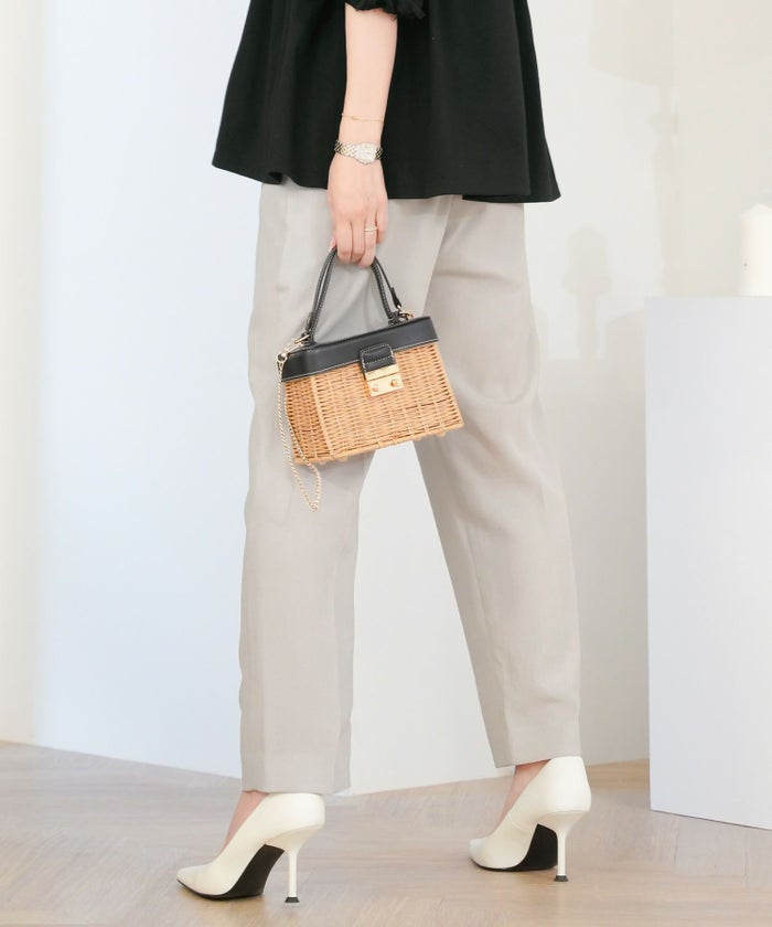 レディース/セレクト/パンツ/ボトムス/テーパードパンツ/スティックパンツ/ドロスト/ドローストリング/絞る/ポケット/細身/センタープレス/オールシーズン/春/夏/ライトグレー/サックス/ネイビー/オフィスカジュアル/きれいめ/上品/シンプル