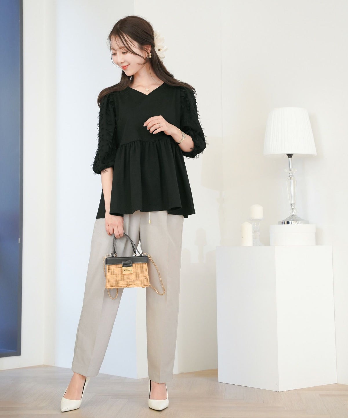 レディース/セレクト/パンツ/ボトムス/テーパードパンツ/スティックパンツ/ドロスト/ドローストリング/絞る/ポケット/細身/センタープレス/オールシーズン/春/夏/ライトグレー/サックス/ネイビー/オフィスカジュアル/きれいめ/上品/シンプル