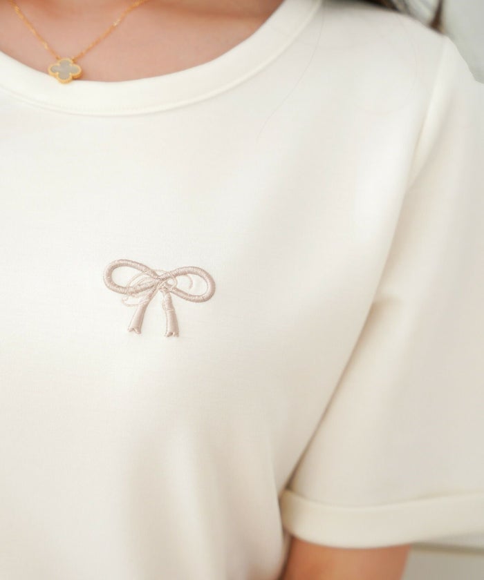 レディース/Tシャツ/トップス/夏/春/半袖/クロップド丈/ショート丈/コンパクト丈/ミディアム/普通/S/M/サイズ展開/丈違い/短め/クルーネック/キラキラ/ホットフィックス/ロゴ/トレンド/カジュアル/オフィスカジュアル/エレガント/フェミニン/上品/シンプル/