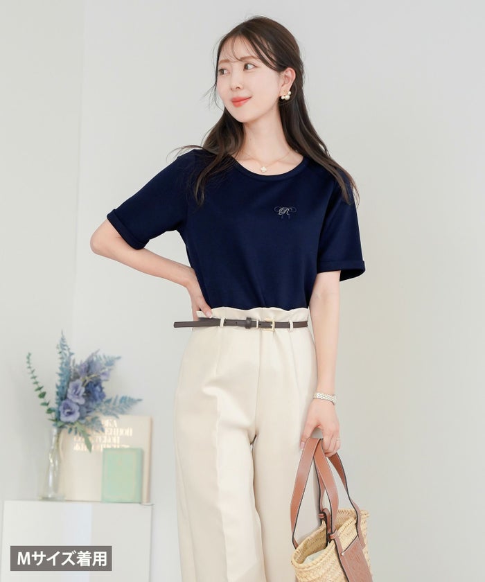 レディース/Tシャツ/トップス/夏/春/半袖/クロップド丈/ショート丈/コンパクト丈/ミディアム/普通/S/M/サイズ展開/丈違い/短め/クルーネック/キラキラ/ホットフィックス/ロゴ/トレンド/カジュアル/オフィスカジュアル/エレガント/フェミニン/上品/シンプル/