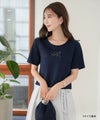 レディース/Tシャツ/トップス/夏/春/半袖/クロップド丈/ショート丈/コンパクト丈/ミディアム/普通/S/M/サイズ展開/丈違い/短め/クルーネック/キラキラ/ホットフィックス/ロゴ/トレンド/カジュアル/オフィスカジュアル/エレガント/フェミニン/上品/シンプル