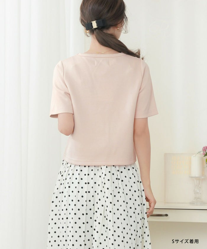 レディース/Tシャツ/トップス/夏/春/半袖/クロップド丈/ショート丈/コンパクト丈/ミディアム/普通/S/M/サイズ展開/丈違い/短め/クルーネック/キラキラ/ホットフィックス/ロゴ/トレンド/カジュアル/オフィスカジュアル/エレガント/フェミニン/上品/シンプル