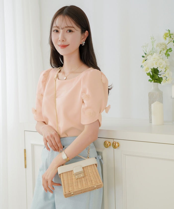 レディース/Tシャツ/トップス/夏/春/半袖/サイズ展開/ギャザー/タック/クルーネック/パフ袖/パフスリーブ/トレンド/カジュアル/オフィスカジュアル/エレガント/フェミニン/上品/シンプル/ピンク/ホワイト/ネイビー