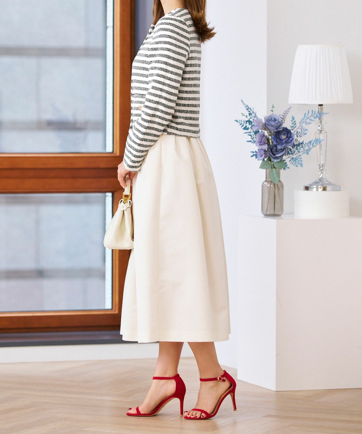 セレクトアウター春白黒かわいいオフィス大人長袖ライトジャケットレディーストップスノーカラージョイントスペース