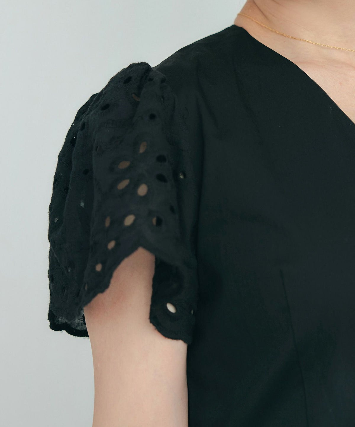 手洗い可Vネックレースおしゃれフェミニンナチュラル上品大人可愛いきれいめ夏ジョイントスペース