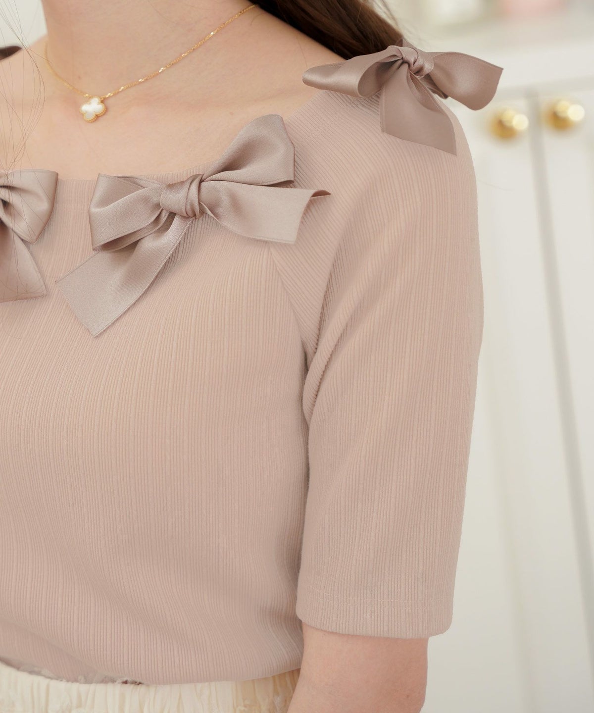 レディース/トップス/カットソー/半袖/春/夏/秋/晩夏/リブ/テレコ/リボン/デザイン/可愛い/エレガント/フェミニン/上品/アイボリー/ピンクベージュ/ネイビー/異素材