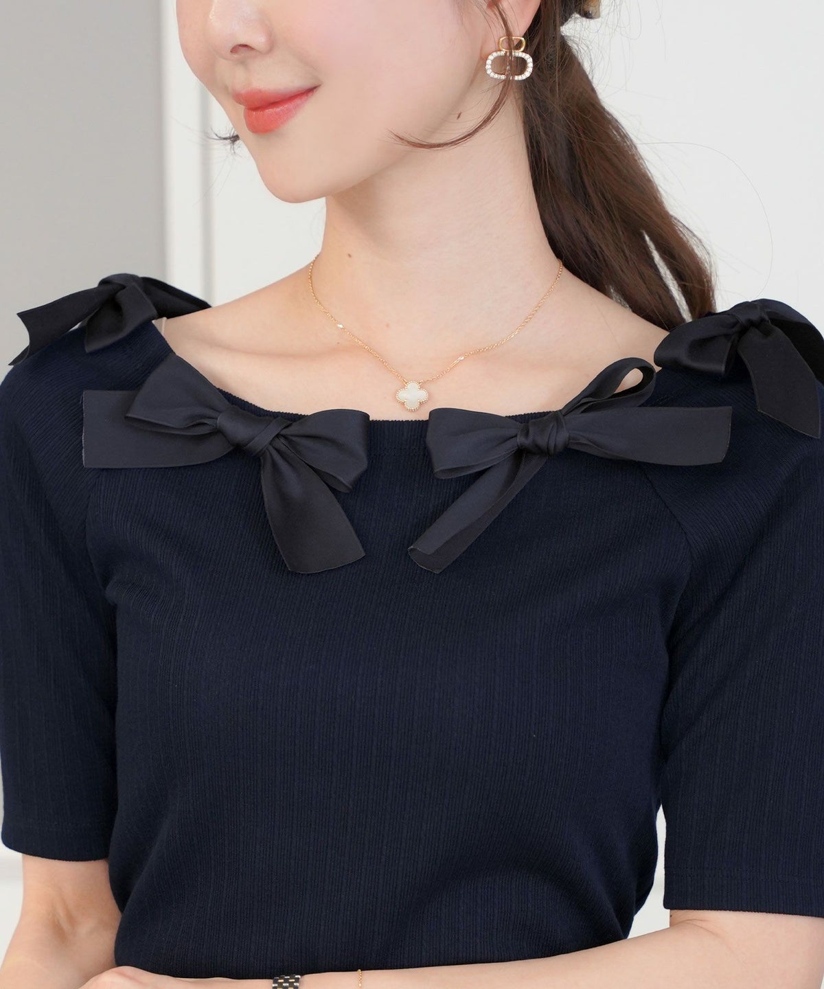 レディース/トップス/カットソー/半袖/春/夏/秋/晩夏/リブ/テレコ/リボン/デザイン/可愛い/エレガント/フェミニン/上品/アイボリー/ピンクベージュ/ネイビー/異素材