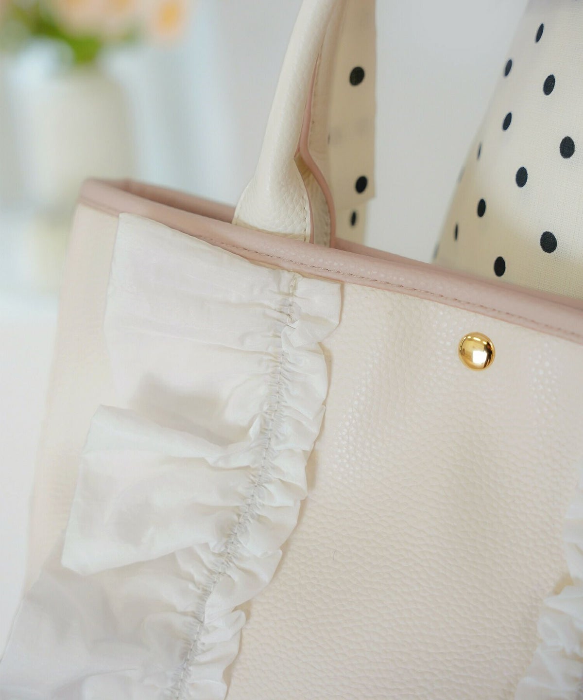 レディース/小物/バッグ/トートバッグ/合皮/フェイクレザー/しぼ/細ハンドル/ショルダー/台形/フリル/異素材/配色/バイカラー/ポケット/オフホワイト/ダスティピンク/ピンク/白/上品/エレガント/フェミニン