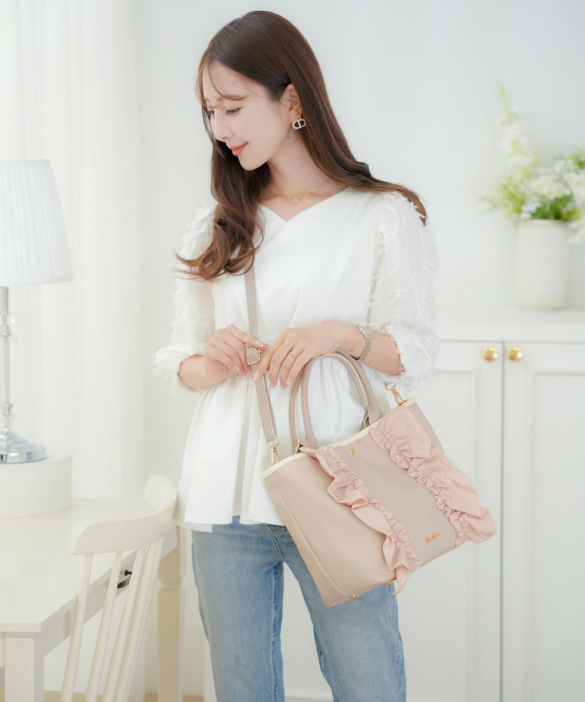 レディース/小物/バッグ/トートバッグ/合皮/フェイクレザー/しぼ/細ハンドル/ショルダー/台形/フリル/異素材/配色/バイカラー/ポケット/オフホワイト/ダスティピンク/ピンク/白/上品/エレガント/フェミニン