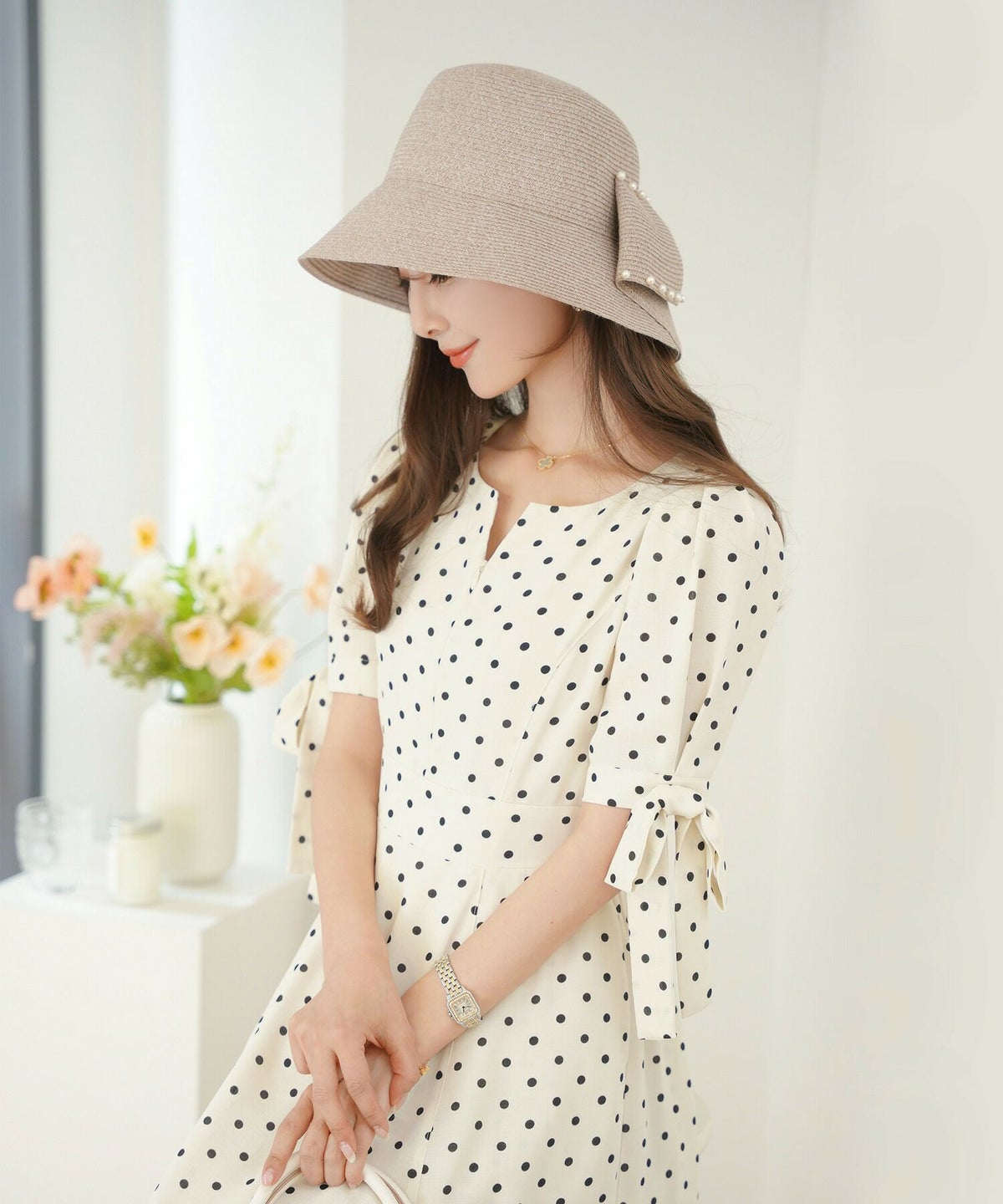 レディース/2025数量限定/帽子/ハット/ストローハット/麦わら/夏/日差し/日除け/軽い/爽やか/手洗い/リボン/パール/ローポニーテール/コンパクト/折り畳みOK/ベージュ/モカ/かわいい/上品/エレガント/フェミニン