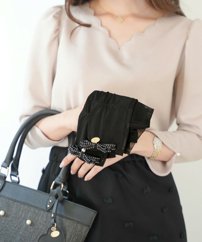 レディース/ファッション/日除け/小物/アームカバー/手袋/グッズ/リボン付き/シースルーアームカバー/2ペア/2組/ロング/腕カバー/日焼け防止/UV対策/冷房対策/ブラック/ホワイト/ピンクベージュ/黒/白/シアー/透け感/指穴/親指/日焼け対策/セレクト