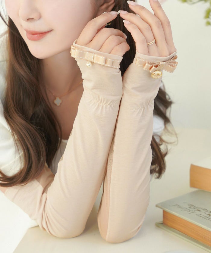 レディース/ファッション/日除け/小物/アームカバー/手袋/グッズ/リボン付き/シースルーアームカバー/2ペア/2組/ロング/腕カバー/日焼け防止/UV対策/冷房対策/ブラック/ホワイト/ピンクベージュ/黒/白/シアー/透け感/指穴/親指/日焼け対策/セレクト