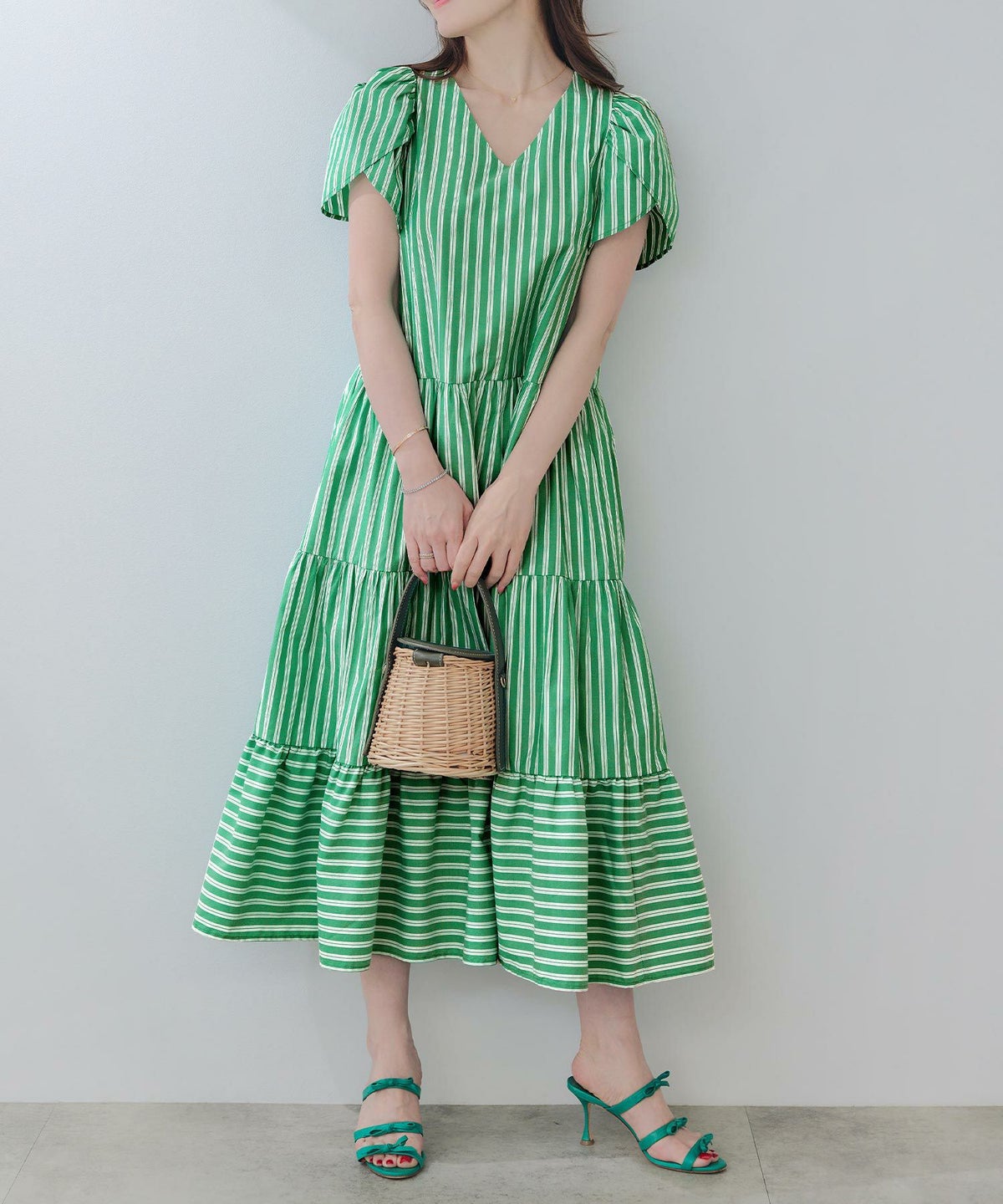 新色追加手洗い可Vネックフレアおしゃれフェミニン上品大人可愛いきれいめ体型カバー夏ジョイントスペース