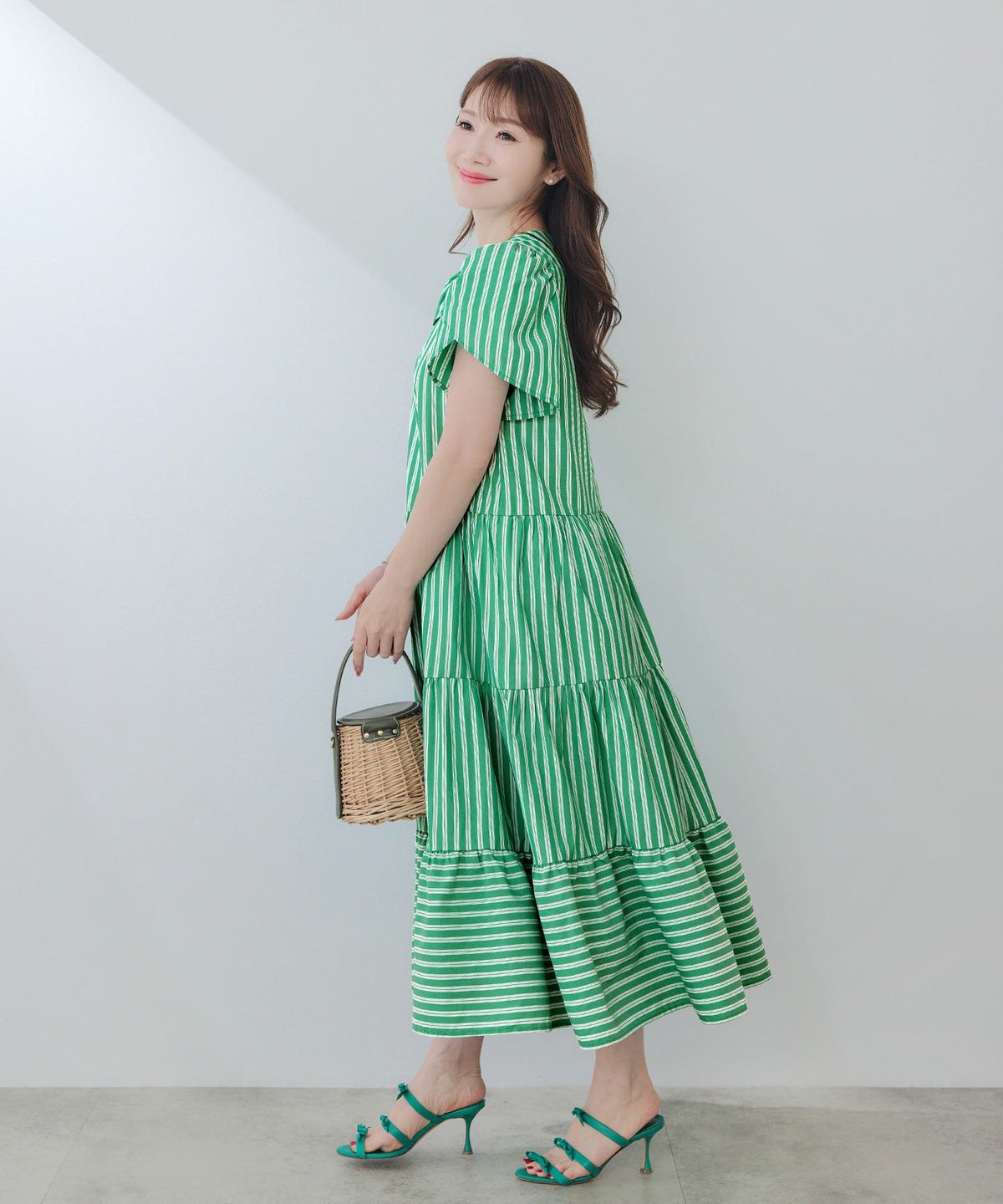 新色追加手洗い可Vネックフレアおしゃれフェミニン上品大人可愛いきれいめ体型カバー夏ジョイントスペース