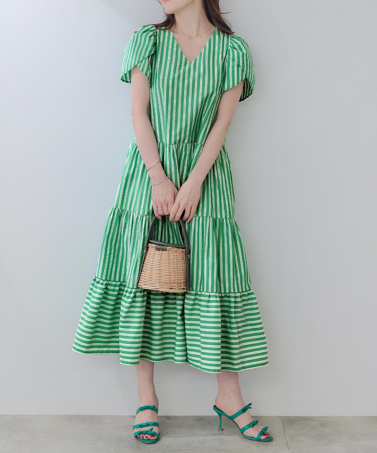 新色追加 手洗い可 Vネック フレア おしゃれ フェミニン 上品 大人可愛い きれいめ 体型カバー 夏 ジョイントスペース