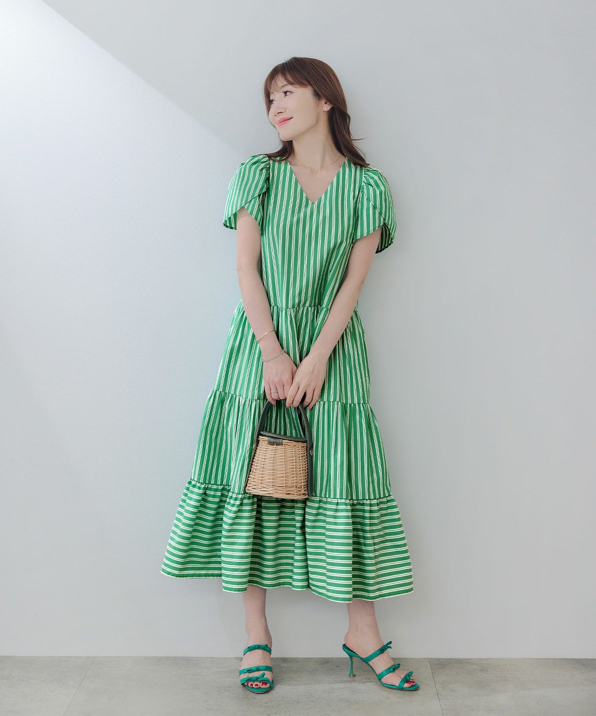 新色追加手洗い可Vネックフレアおしゃれフェミニン上品大人可愛いきれいめ体型カバー夏ジョイントスペース