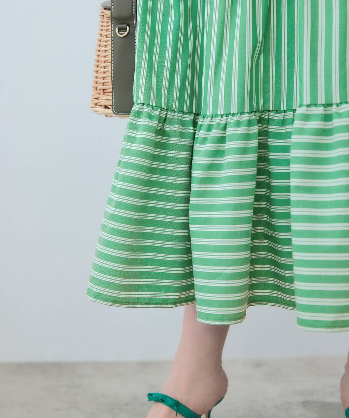 新色追加手洗い可Vネックフレアおしゃれフェミニン上品大人可愛いきれいめ体型カバー夏ジョイントスペース