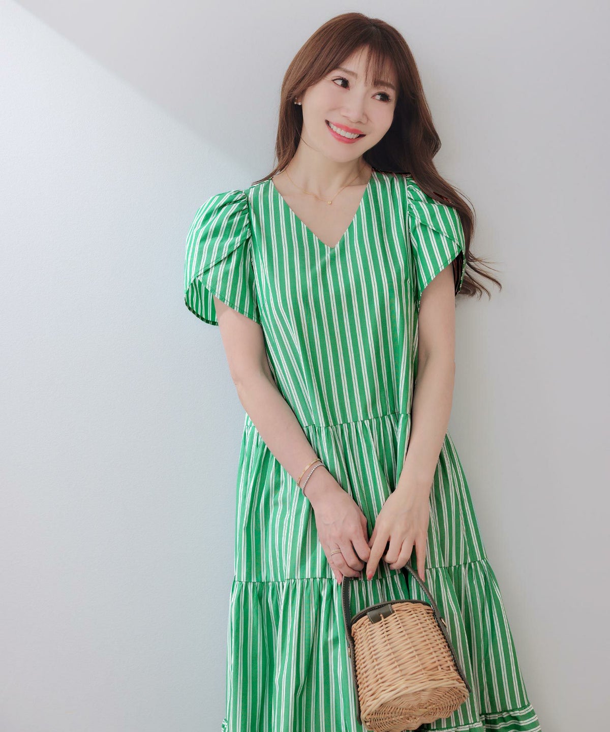 新色追加手洗い可Vネックフレアおしゃれフェミニン上品大人可愛いきれいめ体型カバー夏ジョイントスペース