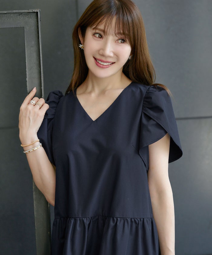 手洗い可Vネック袖山ギャザーフレアおしゃれフェミニンナチュラル上品大人可愛いきれいめ体型カバー夏ジョイントスペース