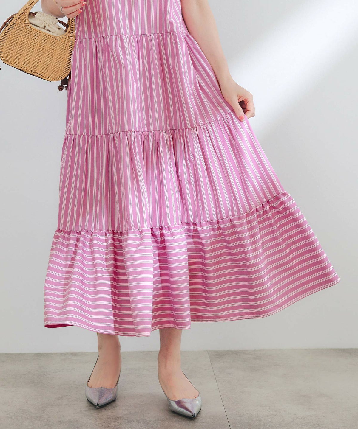 手洗い可Vネック袖山ギャザーフレアおしゃれフェミニンナチュラル上品大人可愛いきれいめ体型カバー夏ジョイントスペース