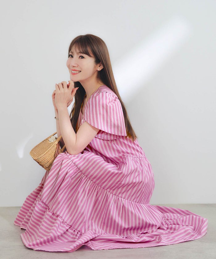 手洗い可Vネック袖山ギャザーフレアおしゃれフェミニンナチュラル上品大人可愛いきれいめ体型カバー夏ジョイントスペース