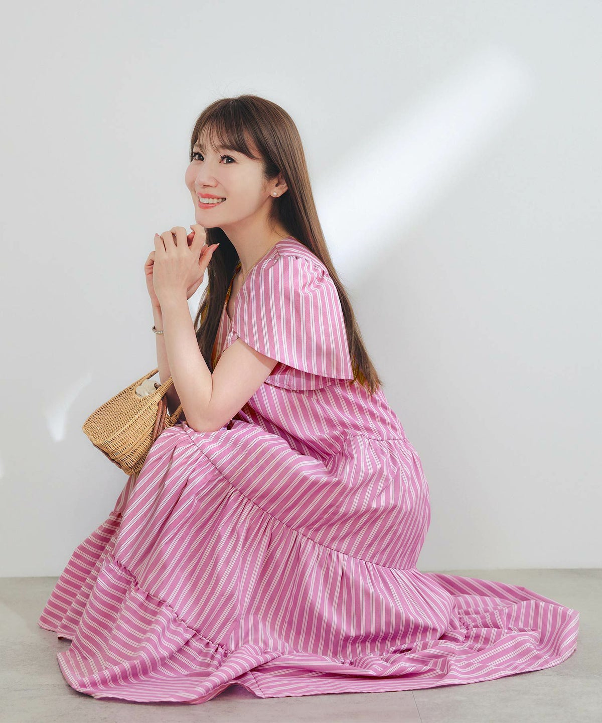 手洗い可Vネック袖山ギャザーフレアおしゃれフェミニンナチュラル上品大人可愛いきれいめ体型カバー夏ジョイントスペース