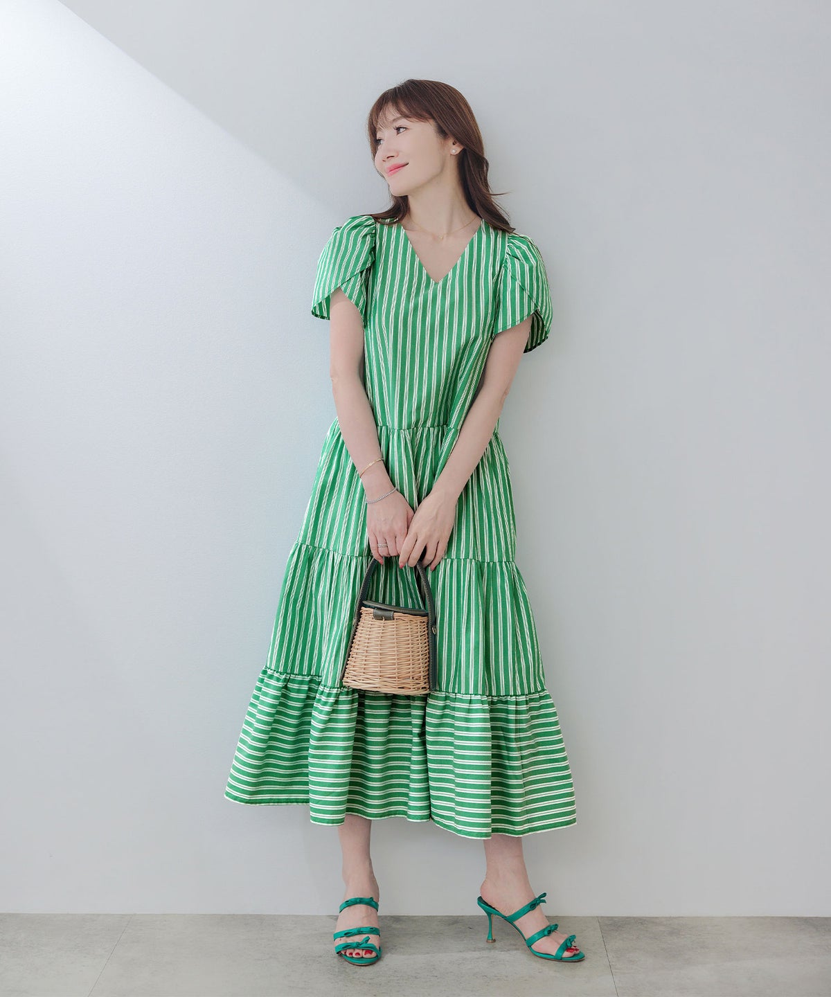 新色追加 手洗い可 Vネック フレア おしゃれ フェミニン 上品 大人可愛い きれいめ 体型カバー 夏 ジョイントスペース