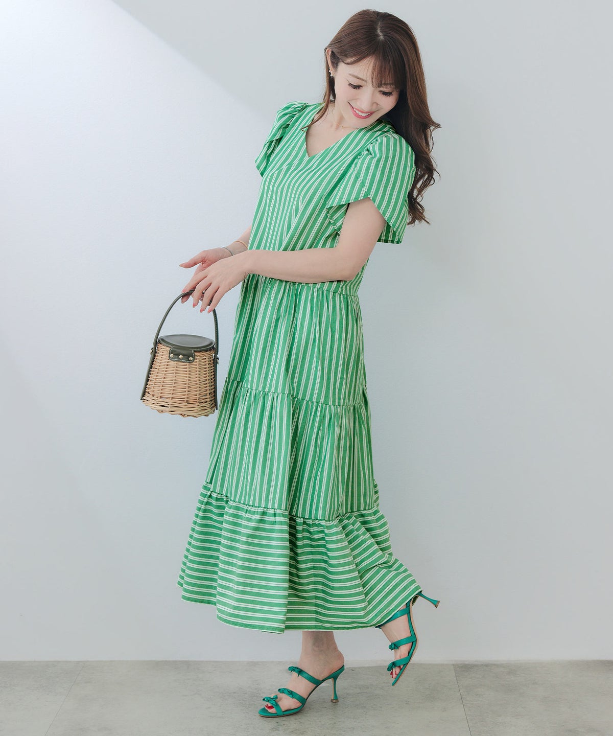 新色追加 手洗い可 Vネック フレア おしゃれ フェミニン 上品 大人可愛い きれいめ 体型カバー 夏 ジョイントスペース