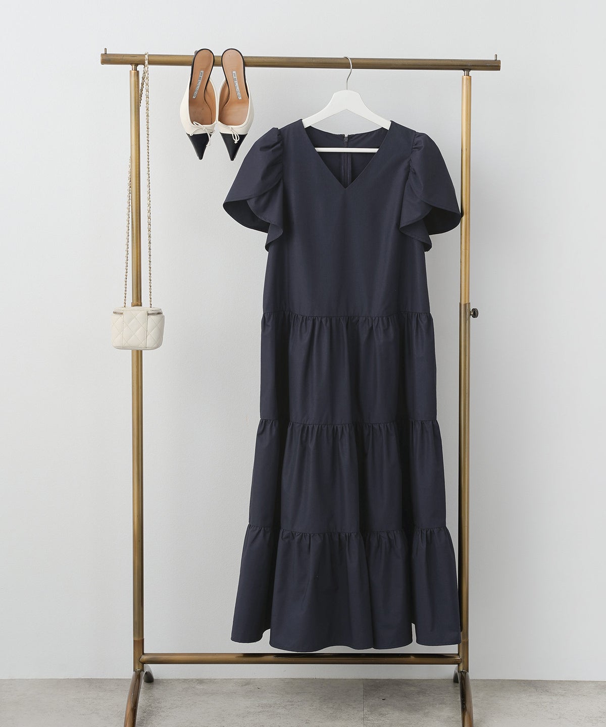 新色追加 手洗い可 Vネック フレア おしゃれ フェミニン 上品 大人可愛い きれいめ 体型カバー 夏 ジョイントスペース