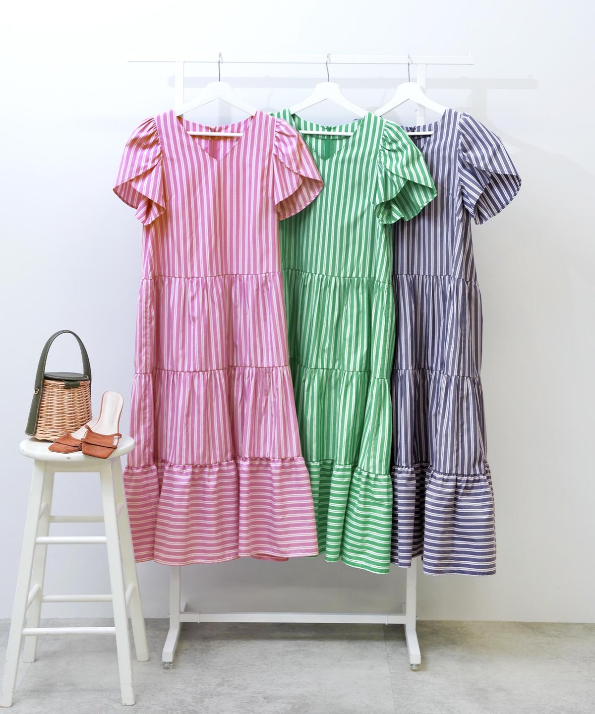 新色追加 手洗い可 Vネック フレア おしゃれ フェミニン 上品 大人可愛い きれいめ 体型カバー 夏 ジョイントスペース